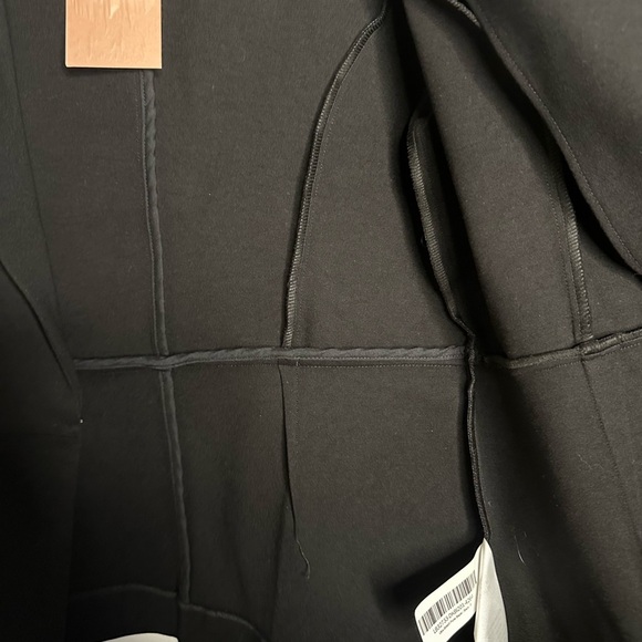 Quince | Black Women’s Ultra Stretch Ponte Blazer - Picture 6 of 9